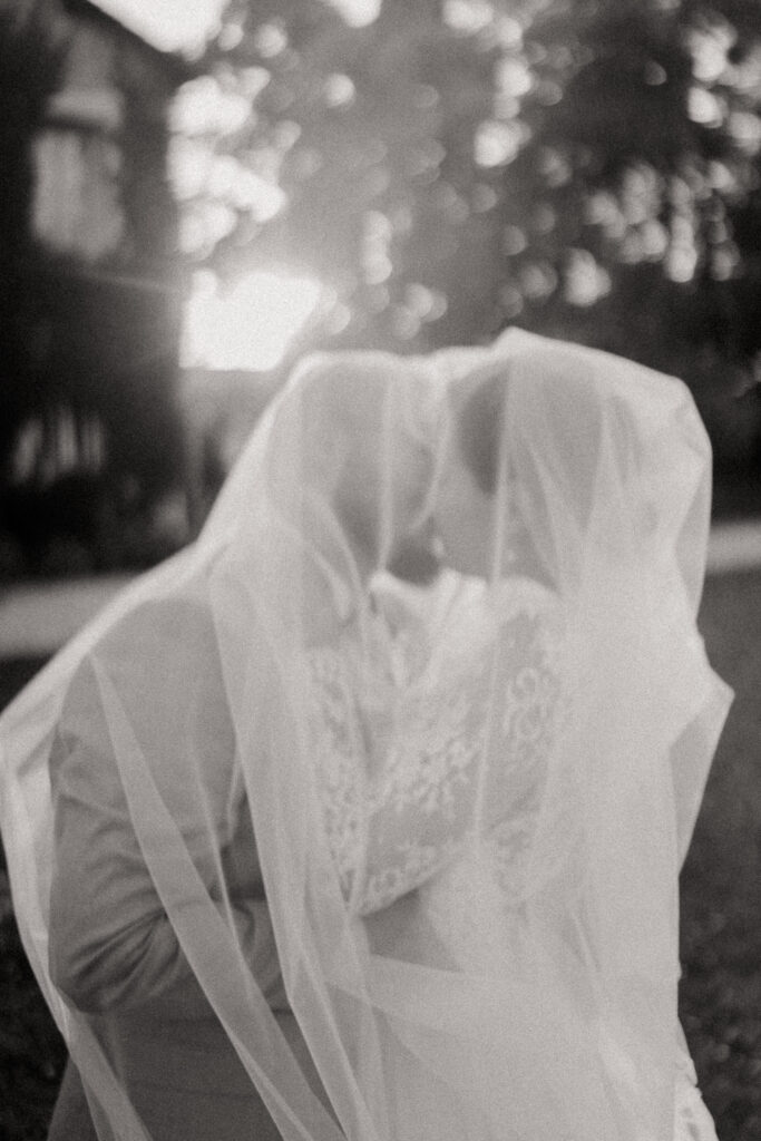 Béa Jouy  Wedding Photographer